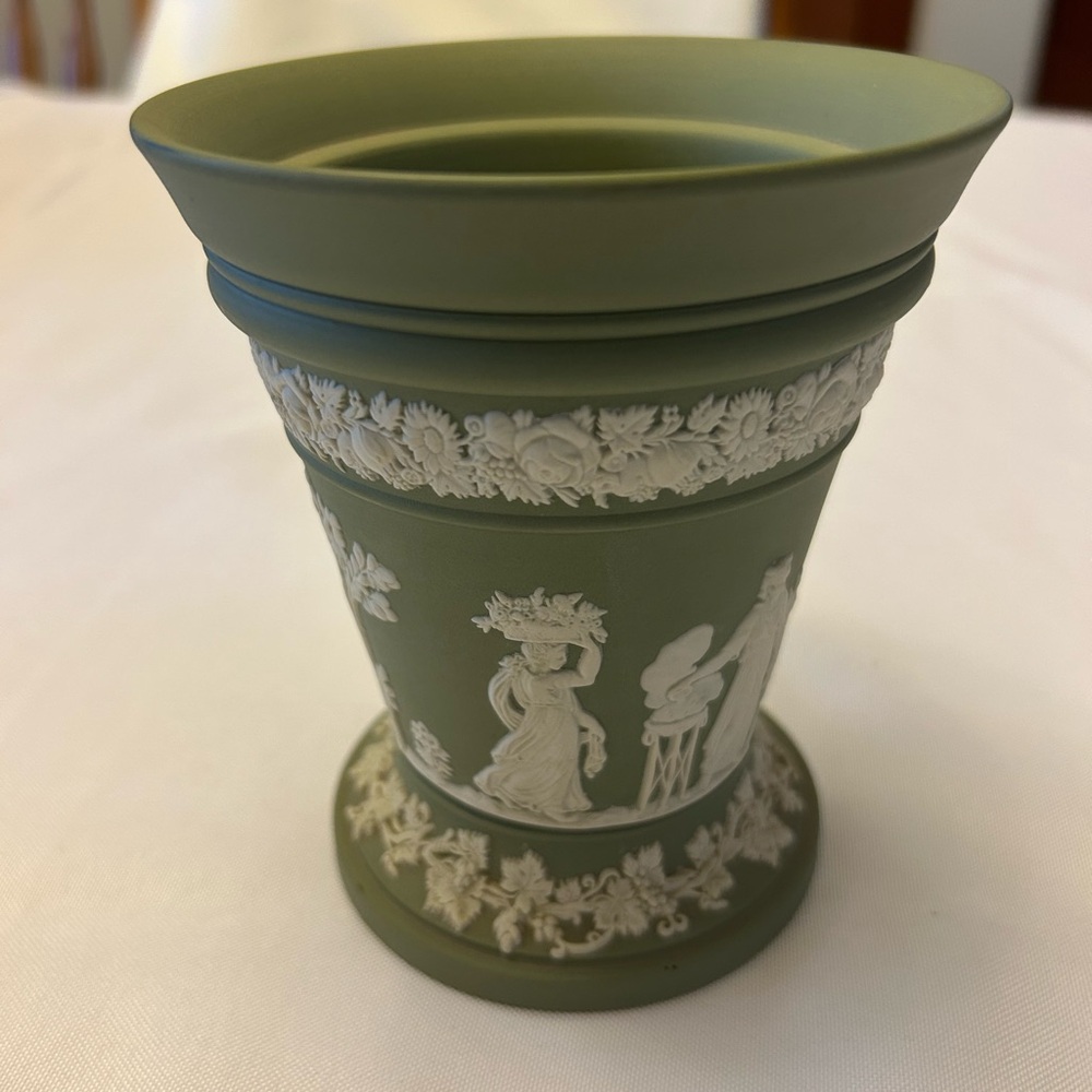 Wedgewood jasperware vase